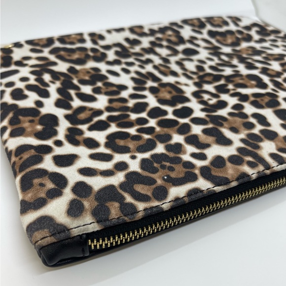 MALI + LILI ANIMAL PRINT ENVELOPE CLUTCH HANG BAG GENTLY USED - Picture 5 of 7
